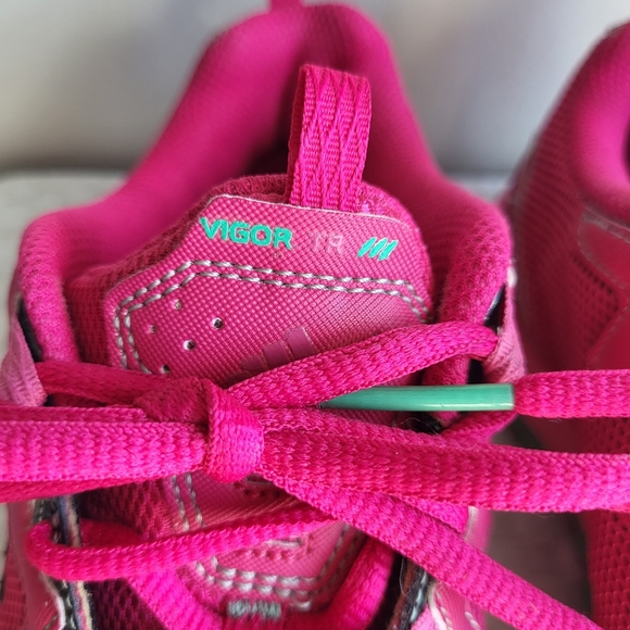 Adidas vigor TR 3 trail running sneaker shoe in pink and mint green. Size 5 - Picture 5 of 16